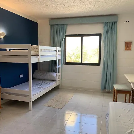 Kambo: 2 Bedrooms, 2 Bathrooms & Pool