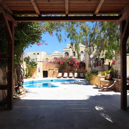 Kambo: 2 Bedrooms, 2 Bathrooms & Pool *
